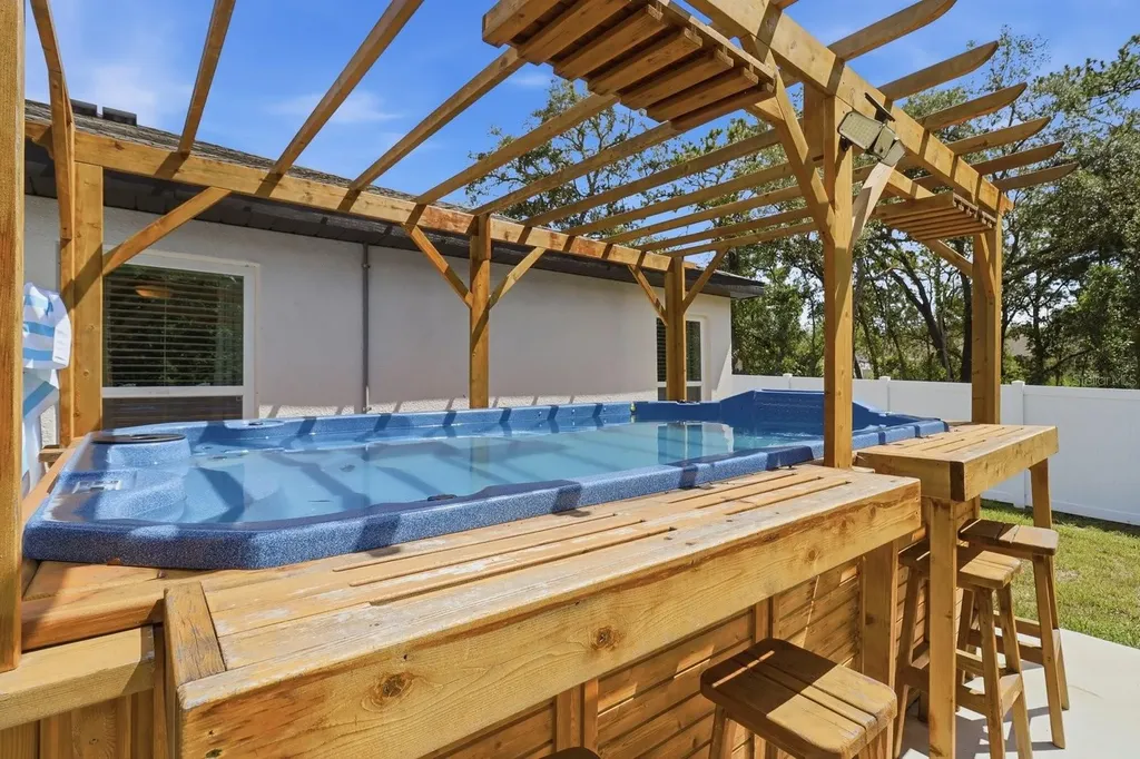 12200 Pine Finch Avenue Weeki Wachee FL 34614