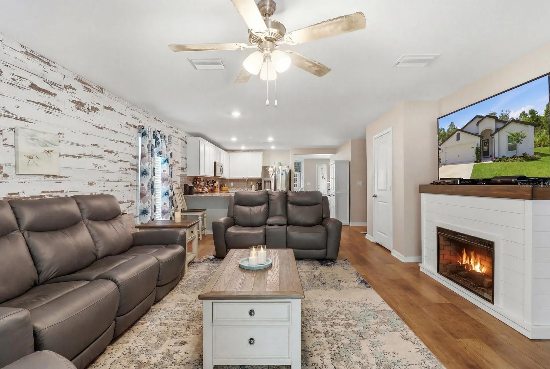 12200 Pine Finch Avenue Weeki Wachee FL 34614