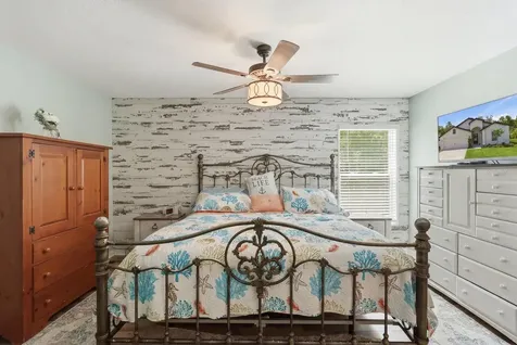 12200 Pine Finch Avenue Weeki Wachee FL 34614