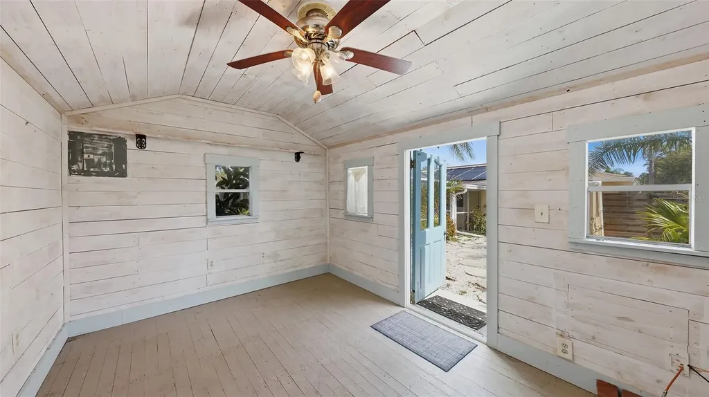 2220 Doud Street Sarasota FL 34231