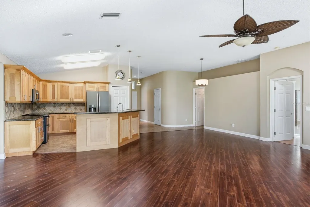349 Fountainview Circle Oldsmar FL 34677
