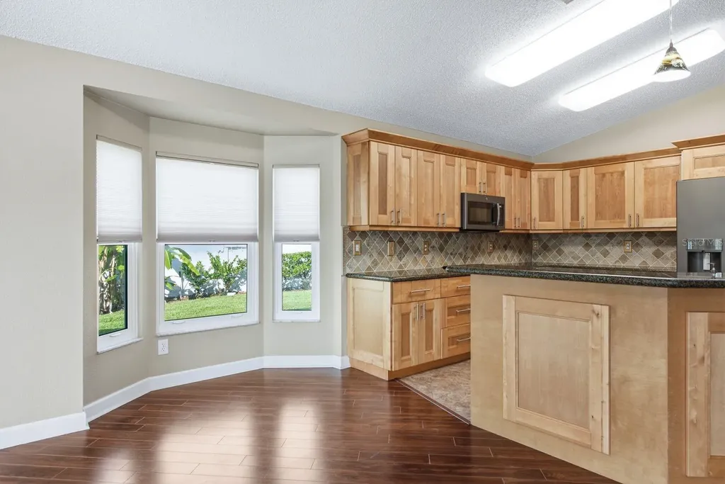349 Fountainview Circle Oldsmar FL 34677