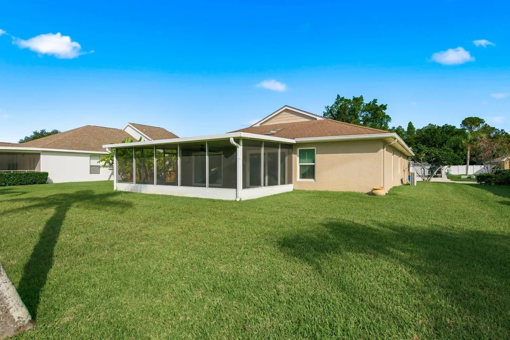 349 Fountainview Circle Oldsmar FL 34677