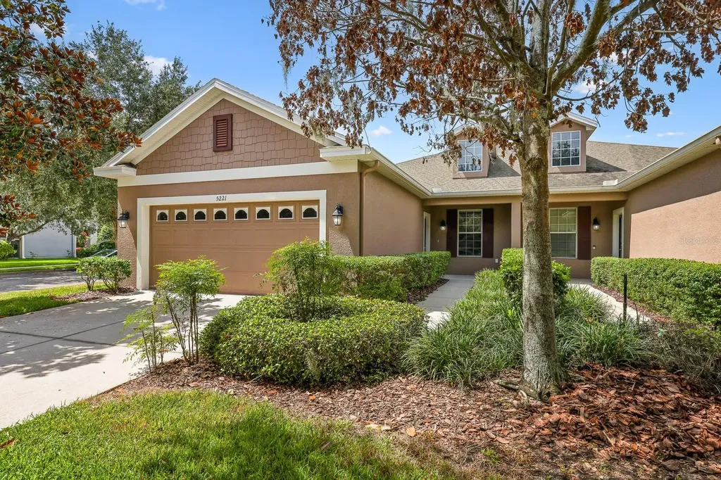 5221 Bannister Park Lane Lithia FL 33547