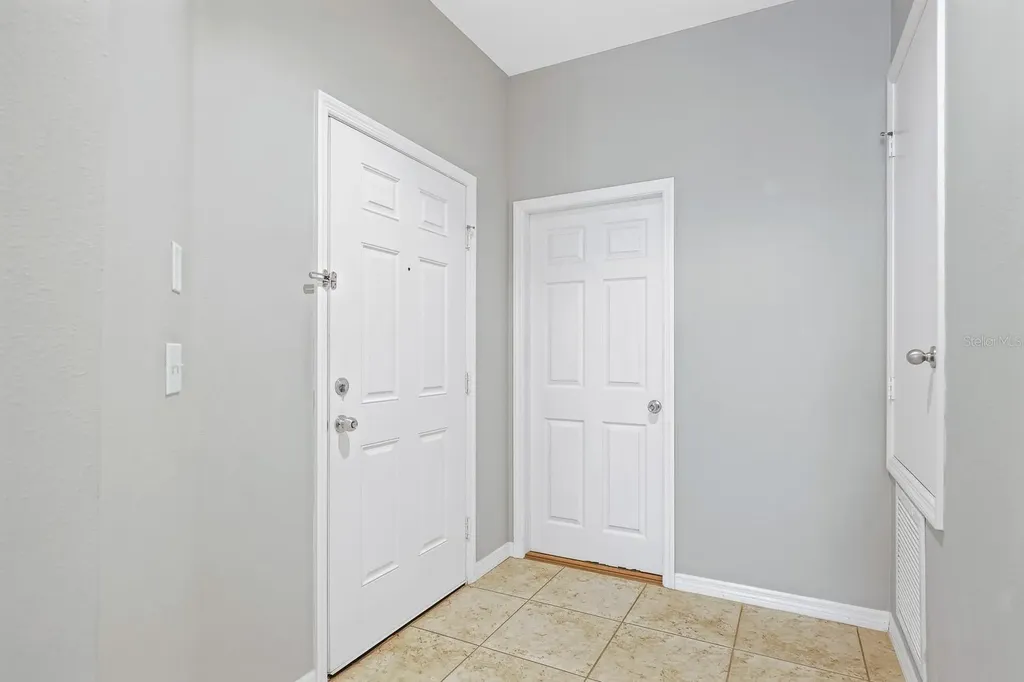 5221 Bannister Park Lane Lithia FL 33547