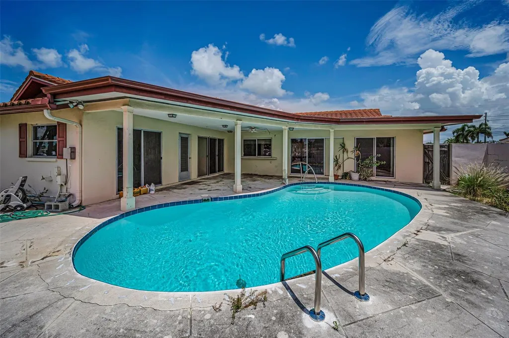 7908 2nd Avenue S St Petersburg FL 33707