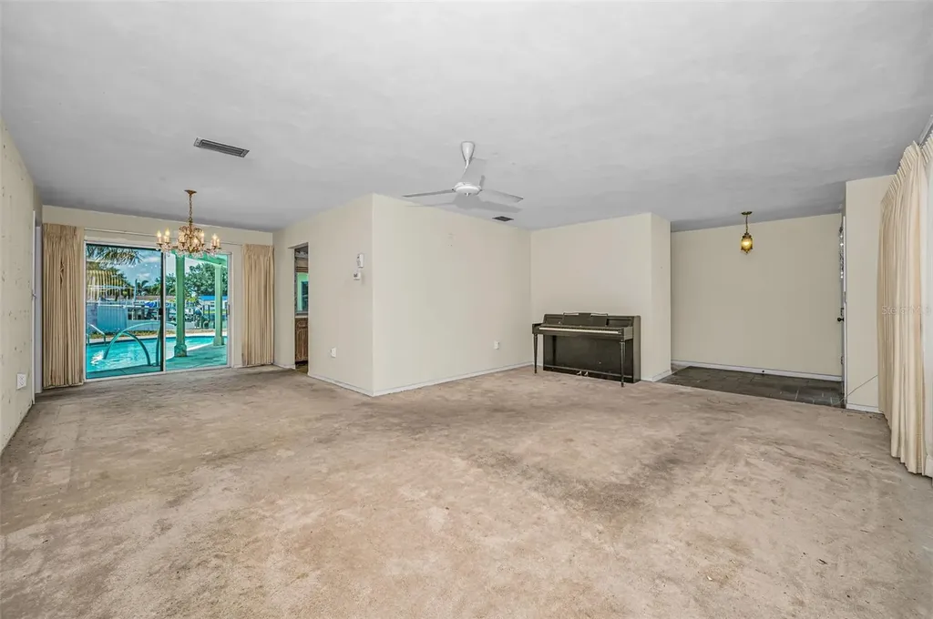 7908 2nd Avenue S St Petersburg FL 33707