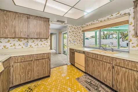 7908 2nd Avenue S St Petersburg FL 33707