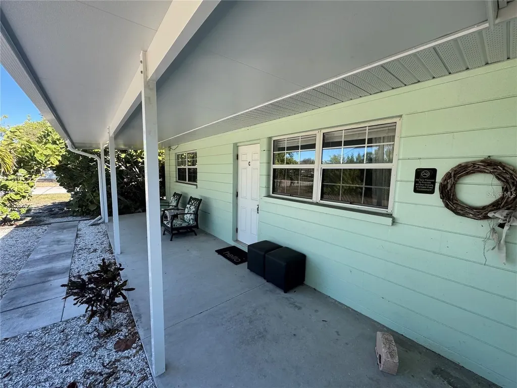 104 Base Avenue W Venice FL 34285