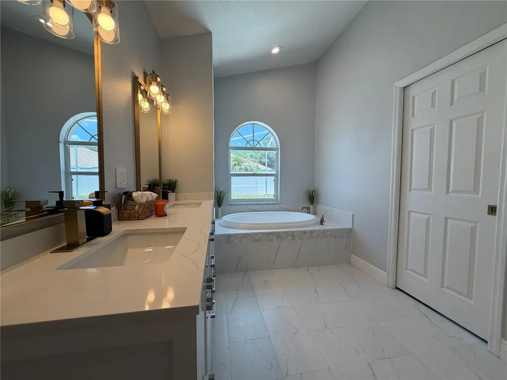 1914 Leichester Street Valrico FL 33594