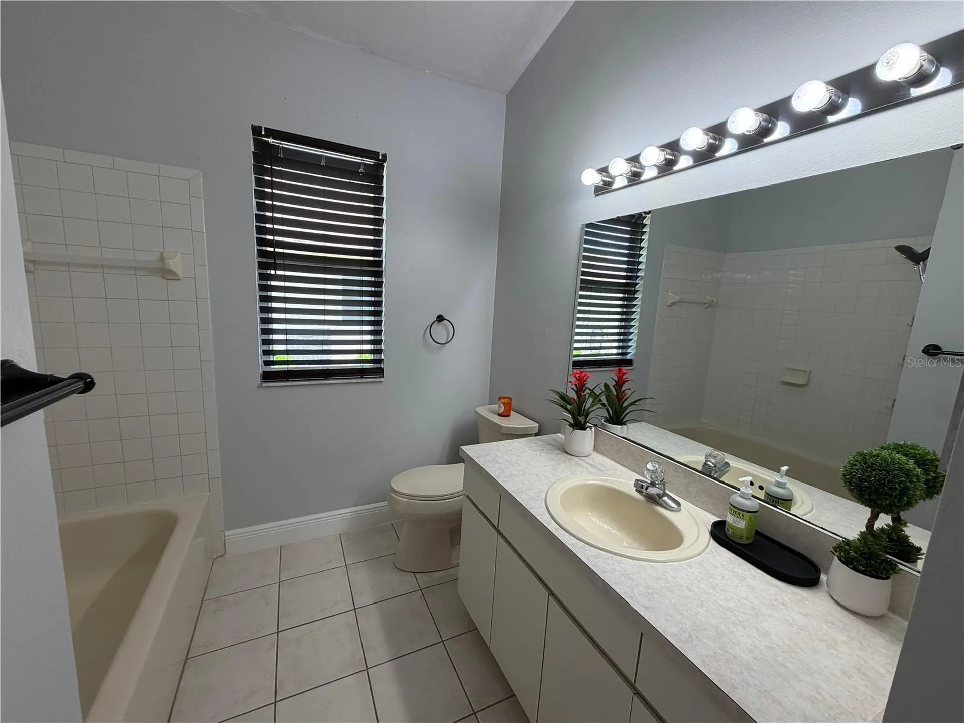 1914 Leichester Street Valrico FL 33594
