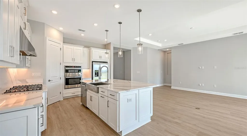 10248 Silent Night Lane Sarasota FL 34241