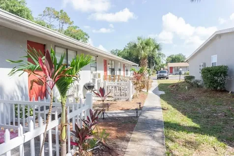 1400 Strawberry Place Plant City FL 33563