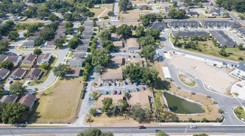 1400 Strawberry Place Plant City FL 33563