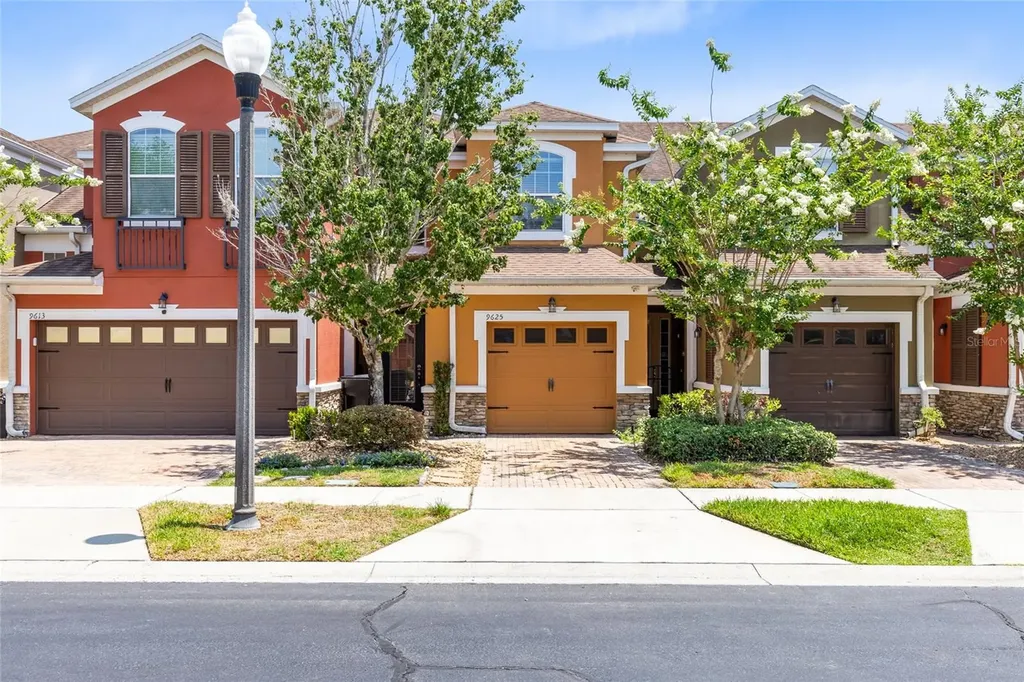 9625 Silver Buttonwood Street Orlando FL 32832