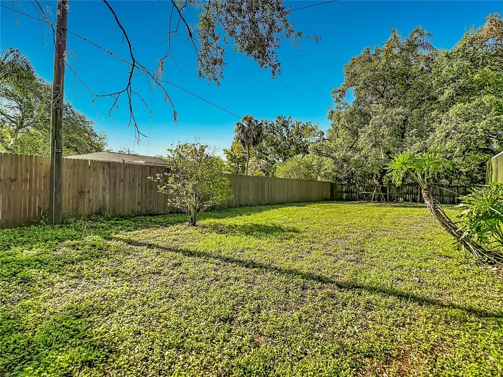 5126 Rolling Hills Court Tampa FL 33617