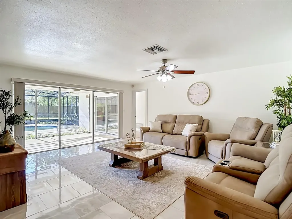 5126 Rolling Hills Court Tampa FL 33617