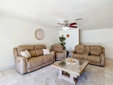 5126 Rolling Hills Court Tampa FL 33617