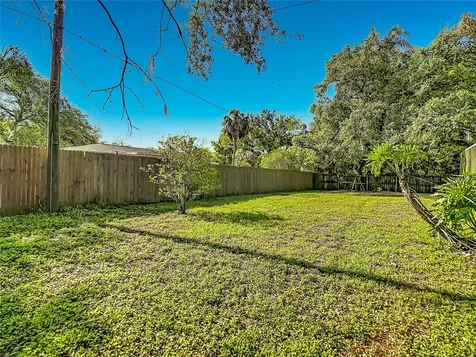 5126 Rolling Hills Court Tampa FL 33617