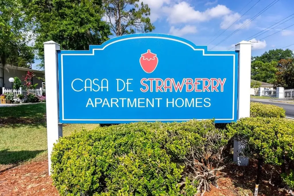 1400 Strawberry Place Plant City FL 33563