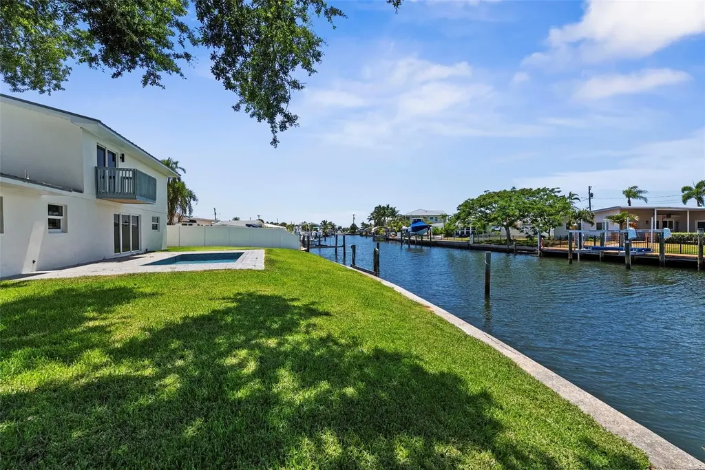 10016 Kingfisher Road E Bradenton FL 34209