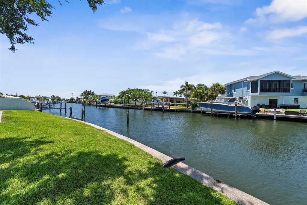 10016 Kingfisher Road E Bradenton FL 34209