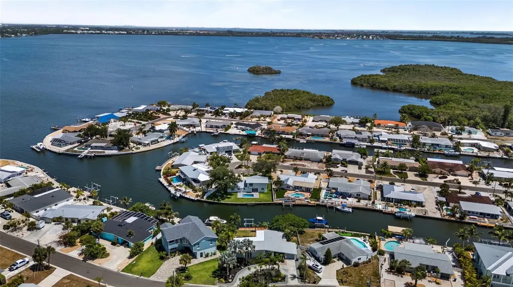 10016 Kingfisher Road E Bradenton FL 34209