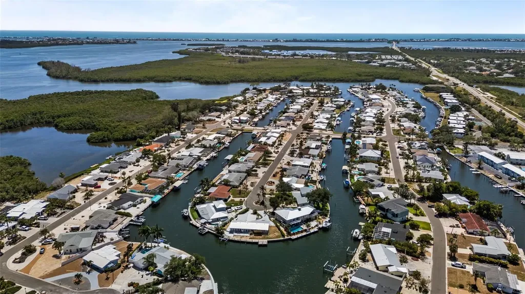 10016 Kingfisher Road E Bradenton FL 34209