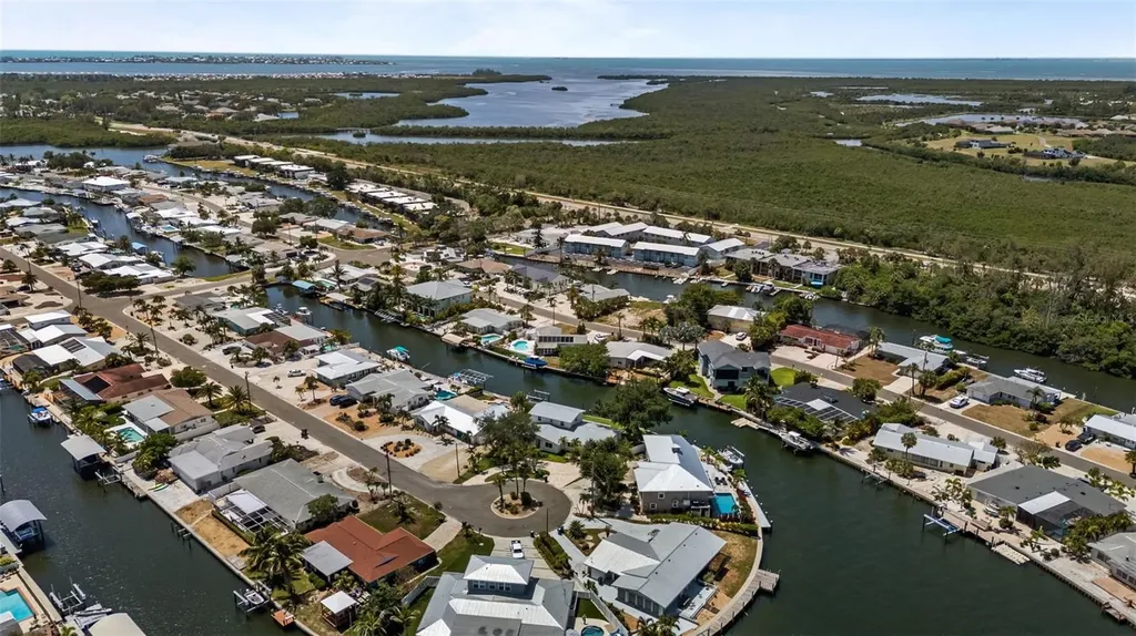 10016 Kingfisher Road E Bradenton FL 34209