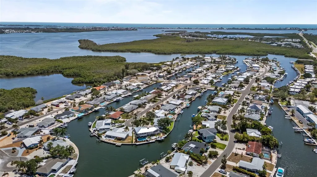 10016 Kingfisher Road E Bradenton FL 34209