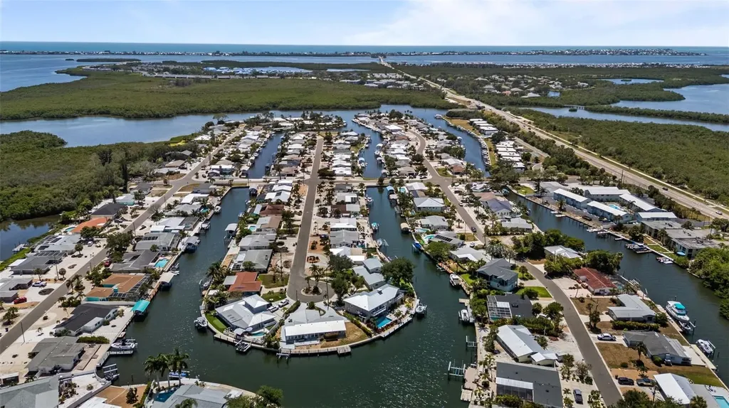 10016 Kingfisher Road E Bradenton FL 34209