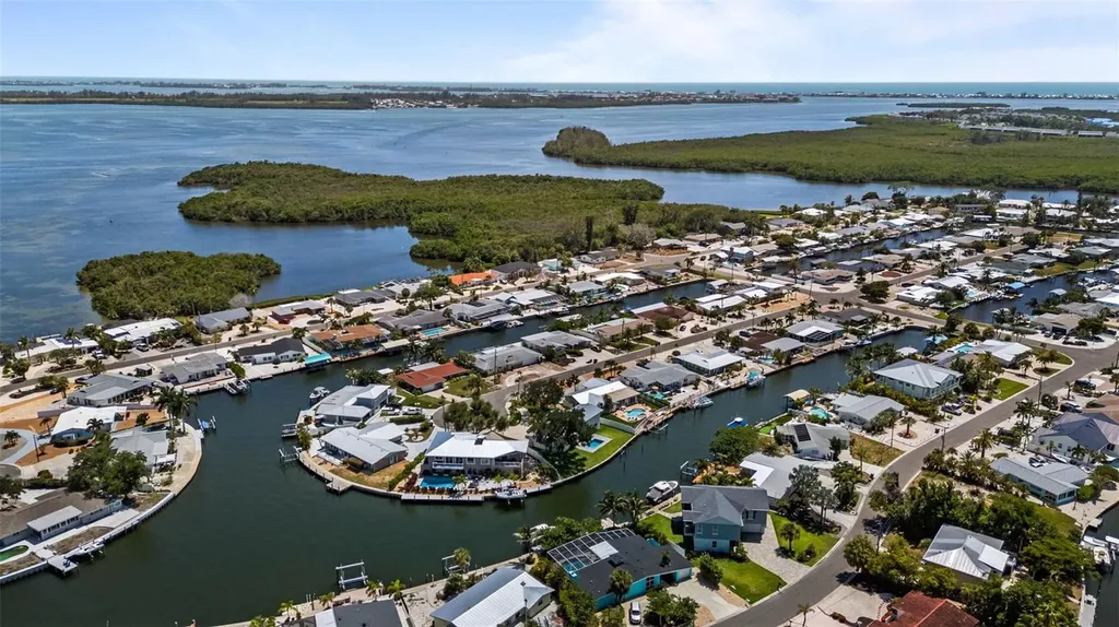 10016 Kingfisher Road E Bradenton FL 34209