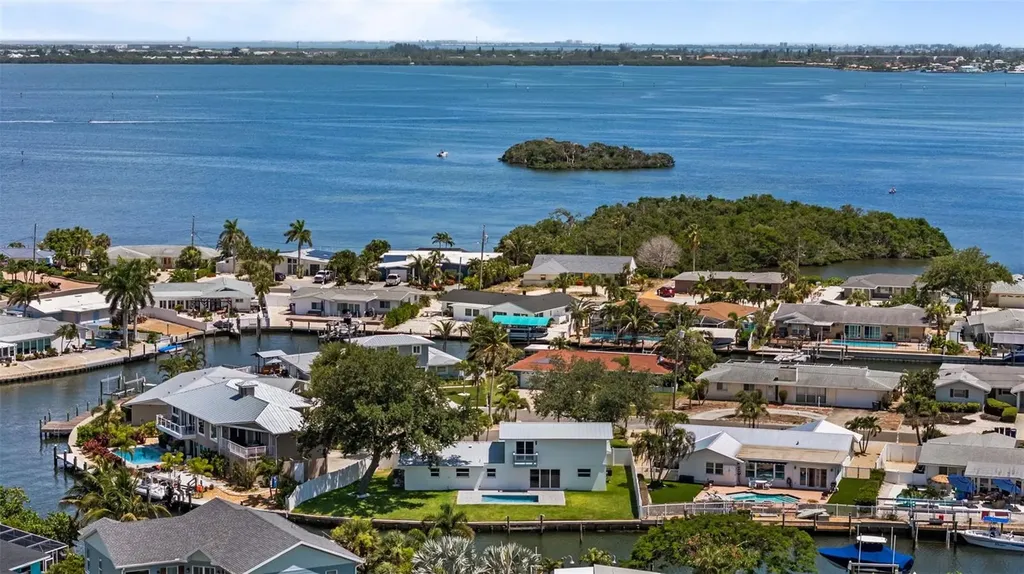 10016 Kingfisher Road E Bradenton FL 34209