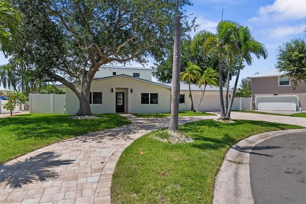 10016 Kingfisher Road E Bradenton FL 34209