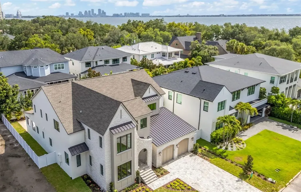 2911 W Chapin Avenue Tampa FL 33611