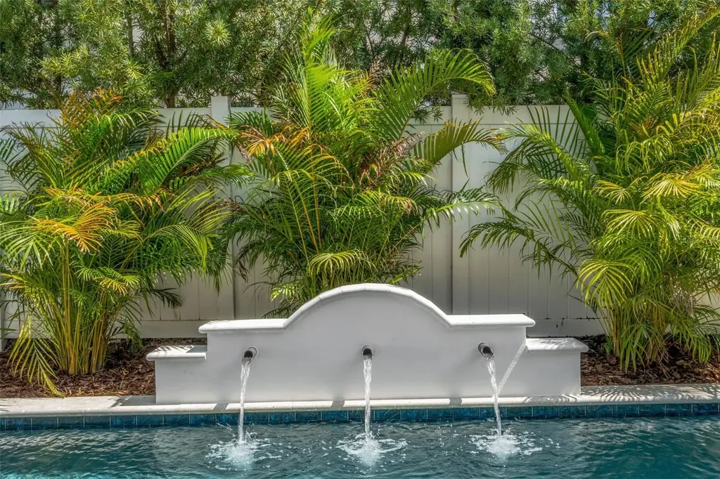 2911 W Chapin Avenue Tampa FL 33611