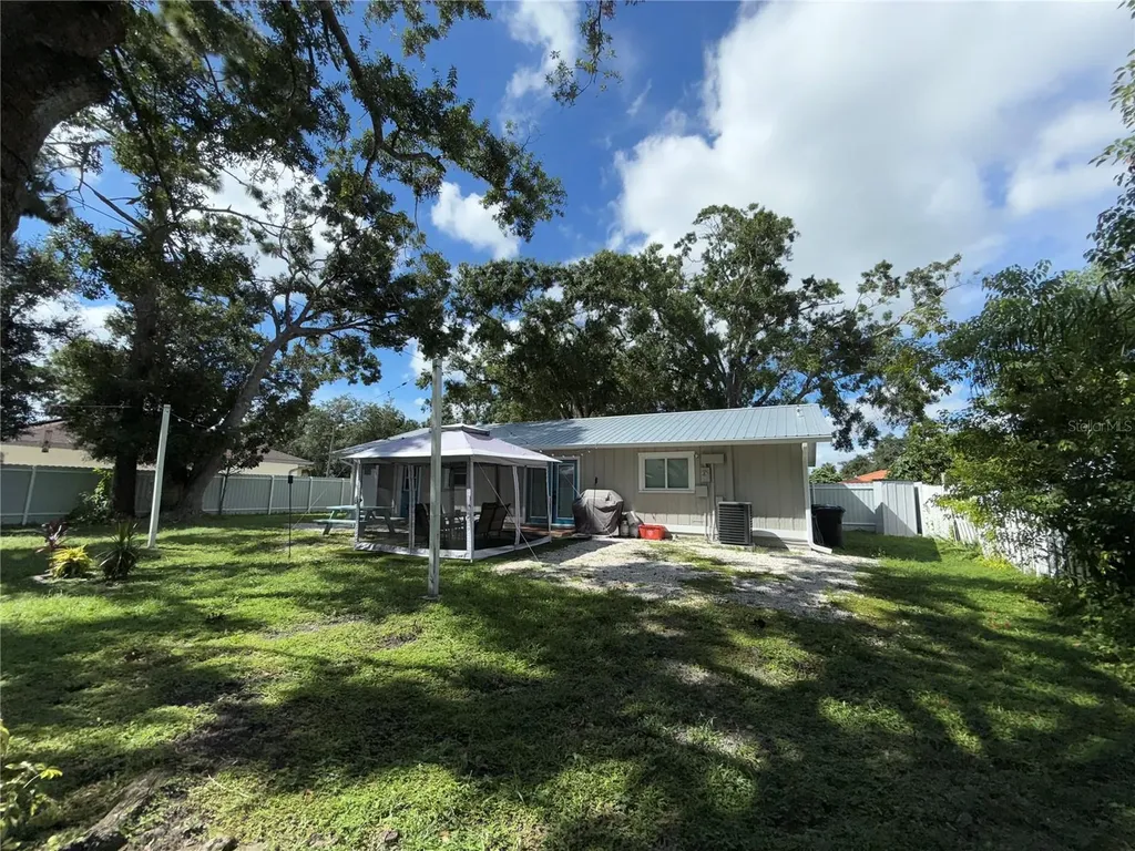 3988 San Luis Drive Sarasota FL 34235