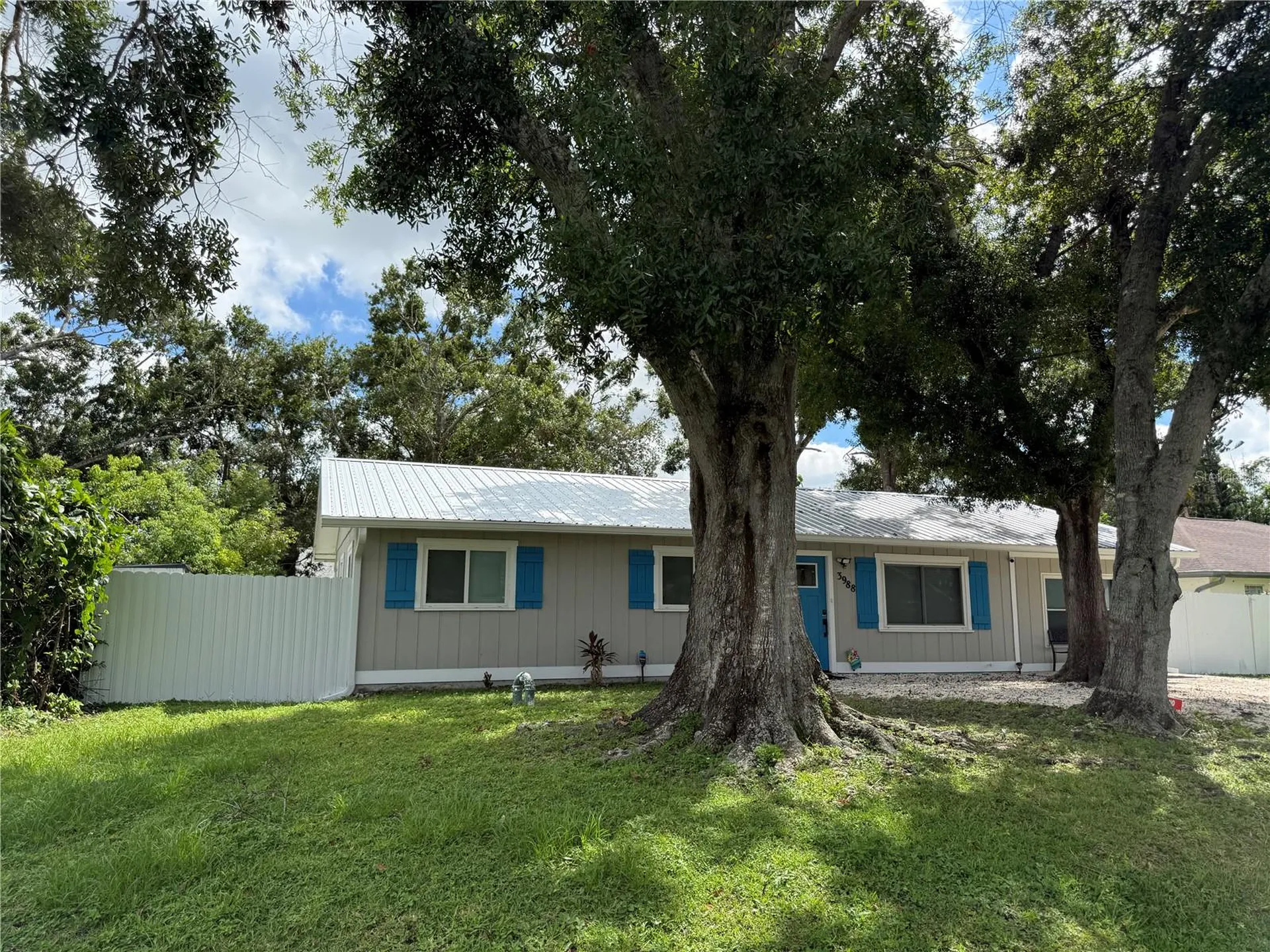 3988 San Luis Drive Sarasota FL 34235