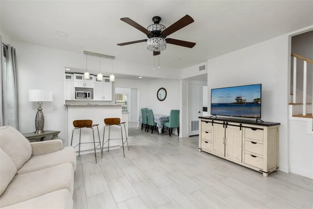 1147 James Avenue S St Petersburg FL 33705