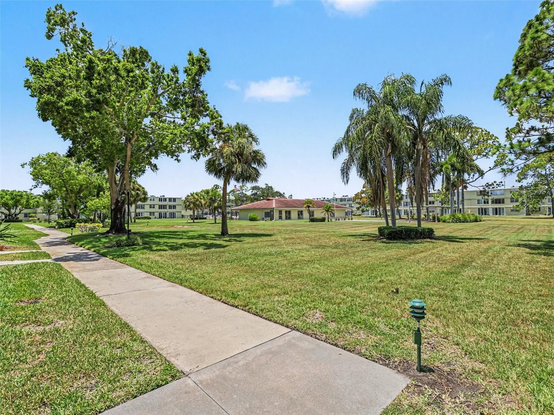 4890 Bay St NE St Petersburg FL 33703