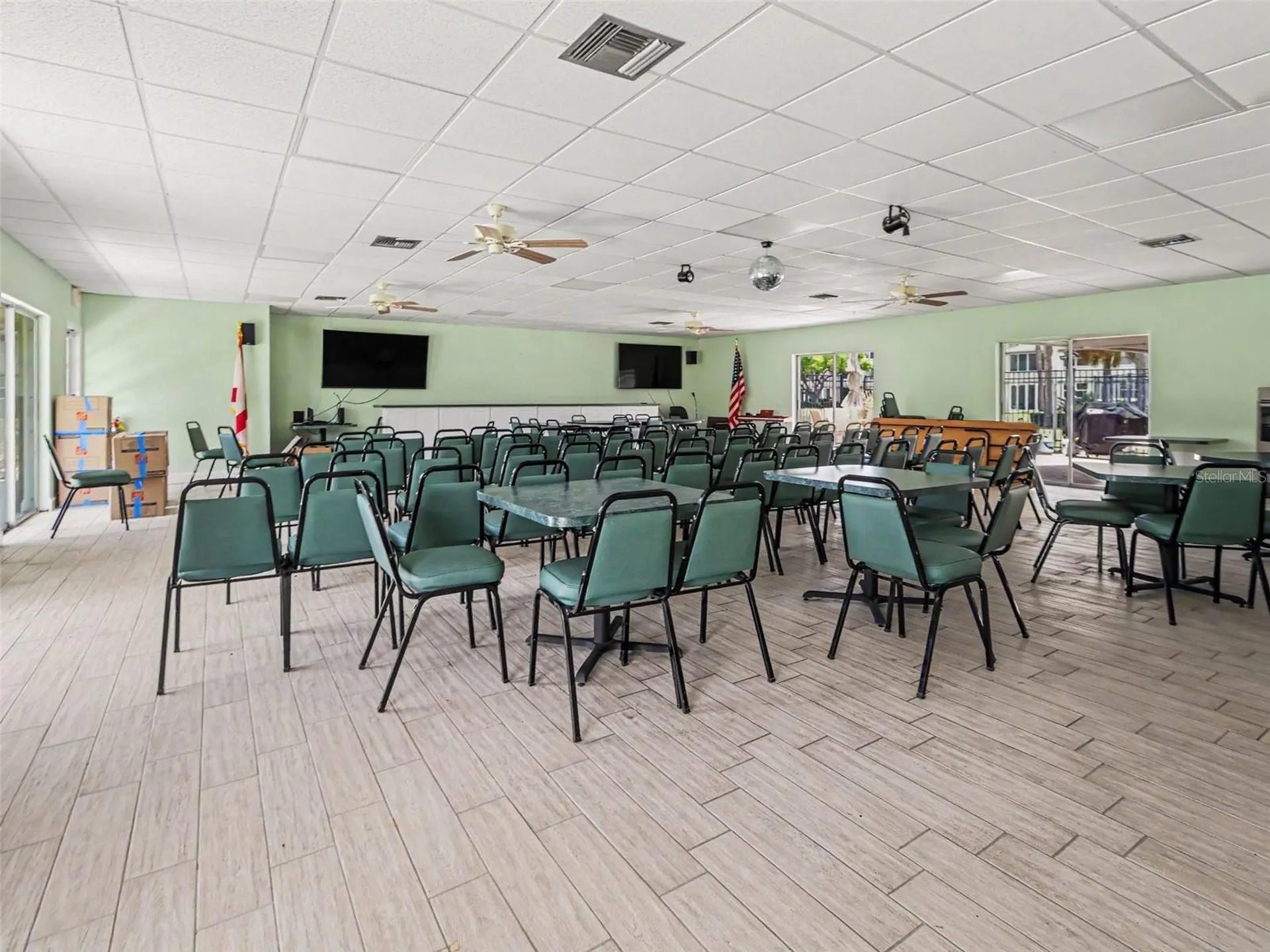 4890 Bay St NE St Petersburg FL 33703