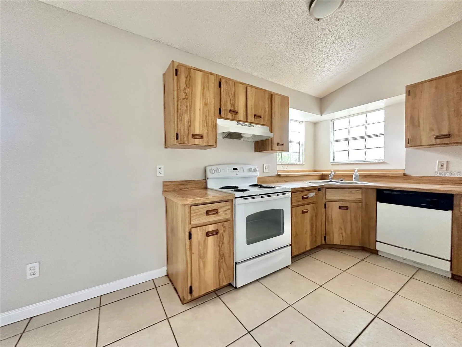896 Mentmore Circle Deltona FL 32738