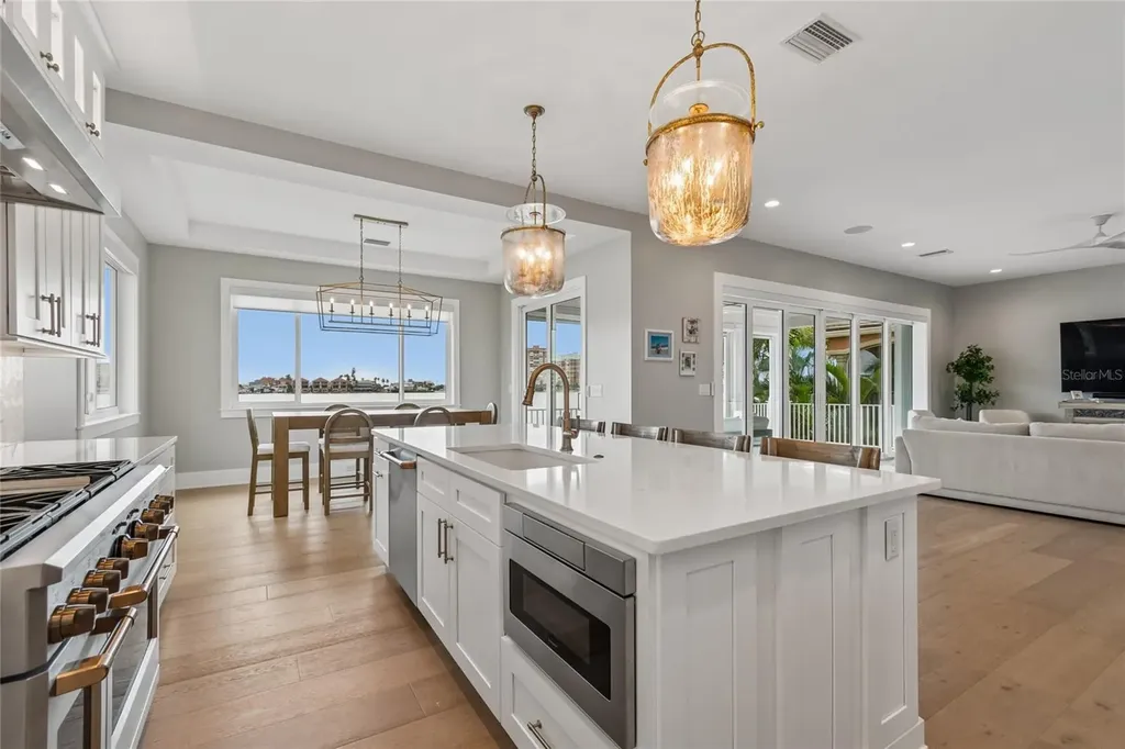 17715 Wall Circle Redington Shores FL 33708