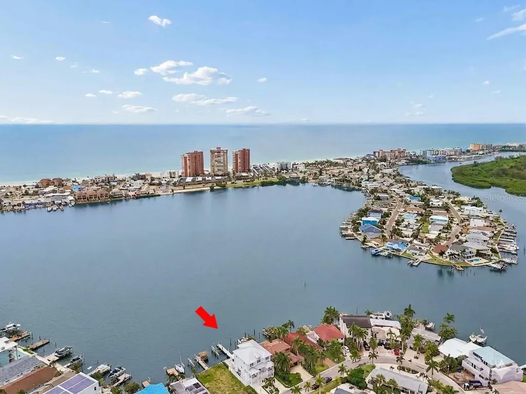 17715 Wall Circle Redington Shores FL 33708
