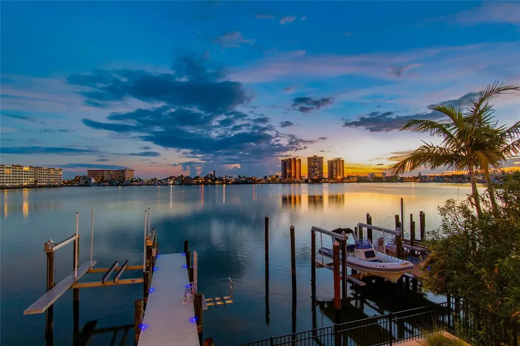 17715 Wall Circle Redington Shores FL 33708