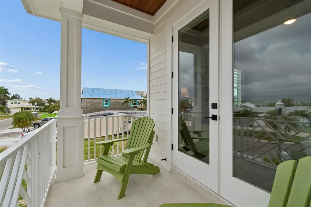 17715 Wall Circle Redington Shores FL 33708