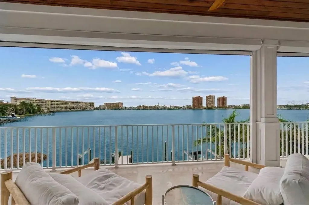 17715 Wall Circle Redington Shores FL 33708