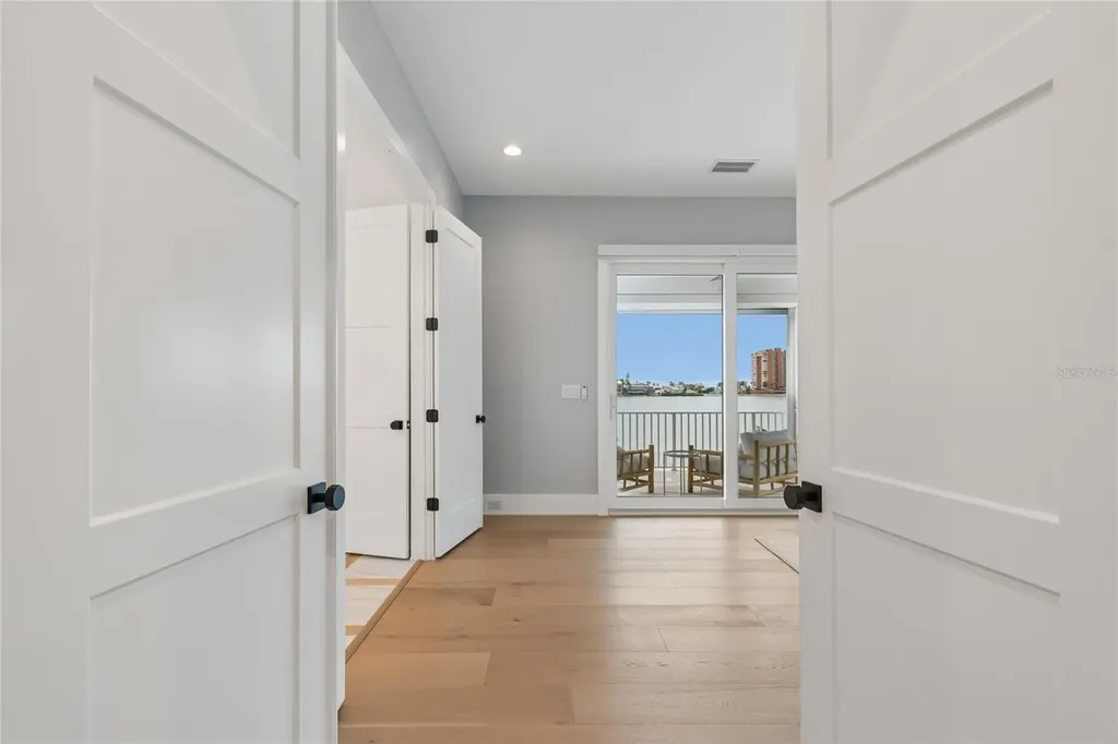 17715 Wall Circle Redington Shores FL 33708