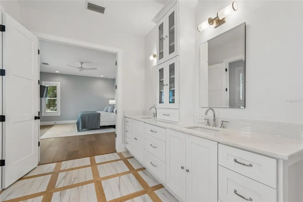 17715 Wall Circle Redington Shores FL 33708