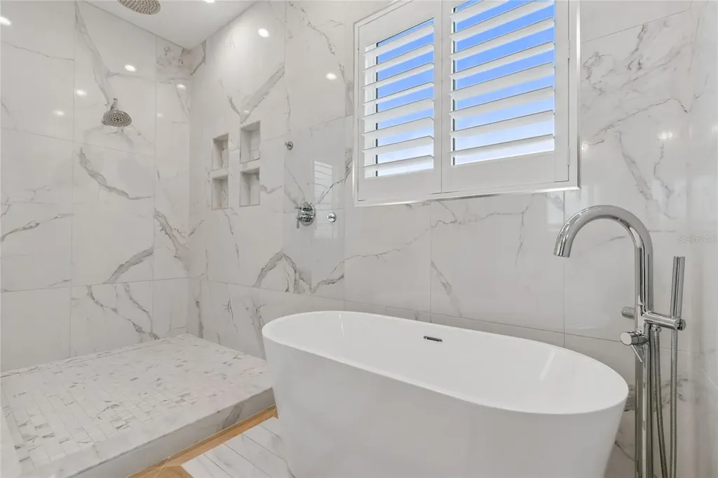 17715 Wall Circle Redington Shores FL 33708